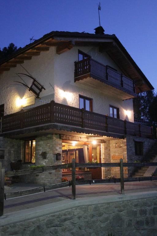 Chambres D'Hotes Les Fleurs Pila  Exterior photo