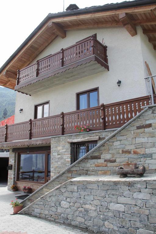 Chambres D'Hotes Les Fleurs Pila  Exterior photo